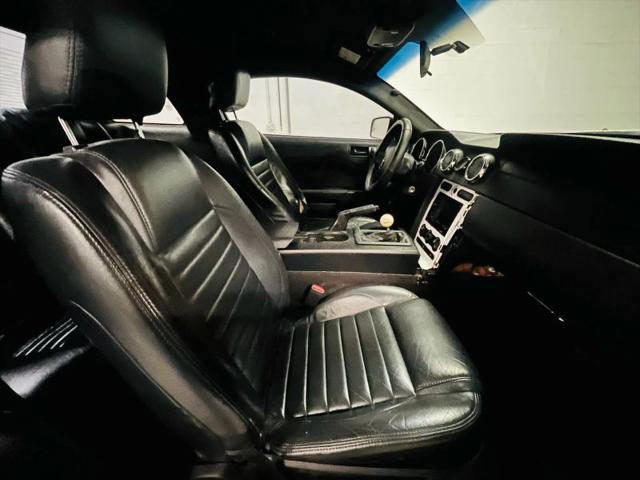 2007 Ford Mustang V6 Deluxe