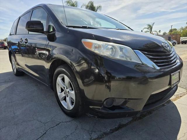 2012 Toyota Sienna LE V6 8 Passenger