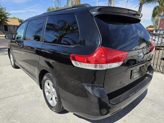 2012 Toyota Sienna LE V6 8 Passenger