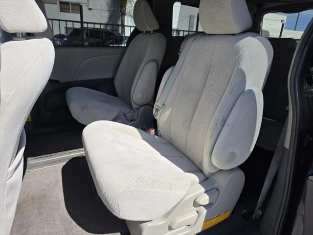 2012 Toyota Sienna LE V6 8 Passenger