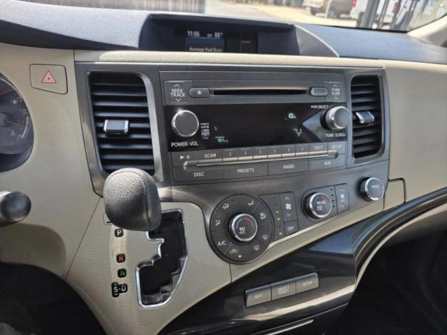 2012 Toyota Sienna LE V6 8 Passenger