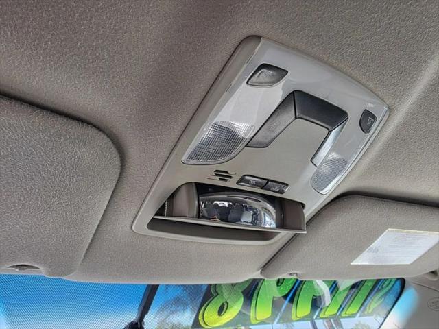2012 Toyota Sienna LE V6 8 Passenger