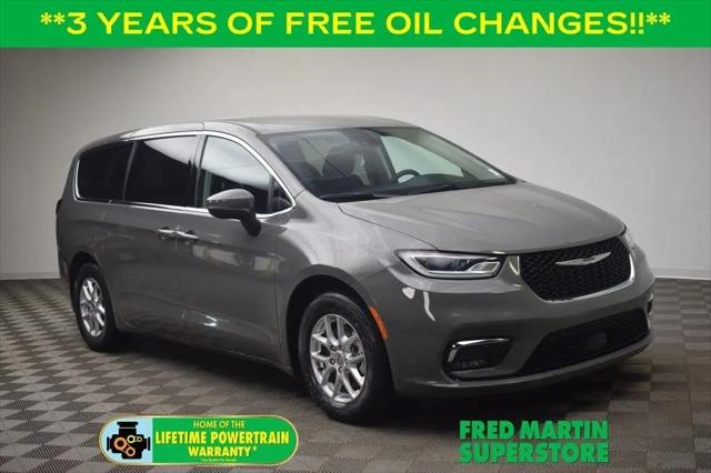 2023 Chrysler Pacifica Touring L for sale in Norton, OH