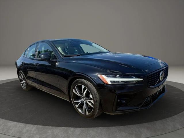 2023 Volvo S60 B5 Core Dark Theme