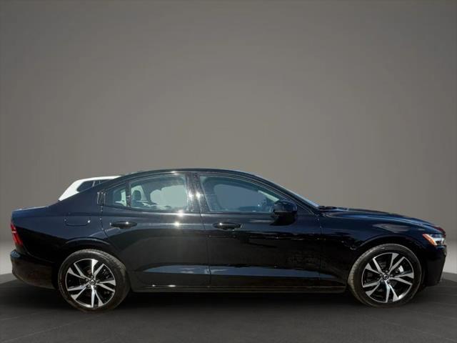 2023 Volvo S60 B5 Core Dark Theme