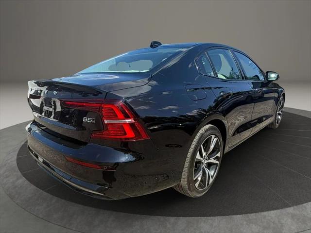 2023 Volvo S60 B5 Core Dark Theme