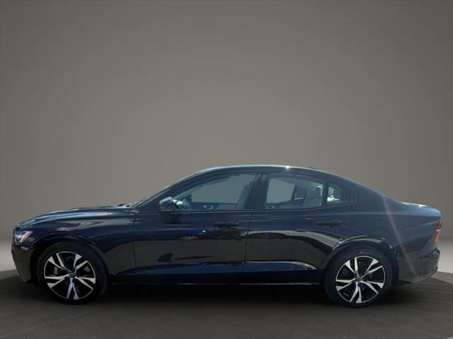 2023 Volvo S60 B5 Core Dark Theme