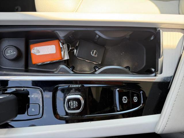 2023 Volvo S60 B5 Core Dark Theme