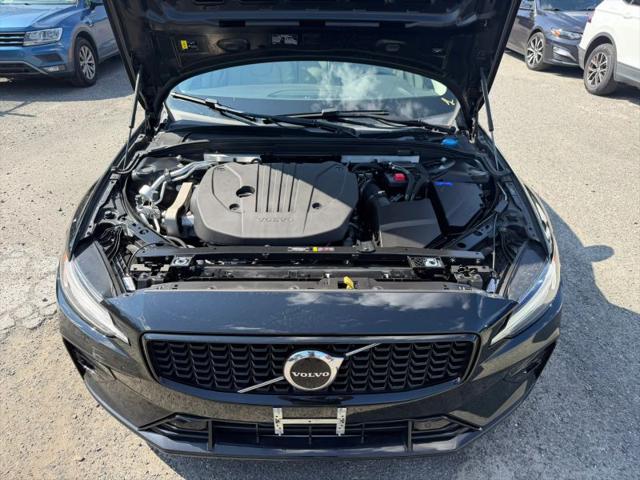 2023 Volvo S60 B5 Core Dark Theme