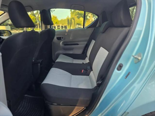 2013 Toyota Prius c Two