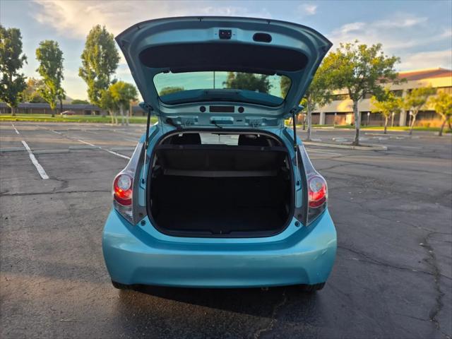 2013 Toyota Prius c Two