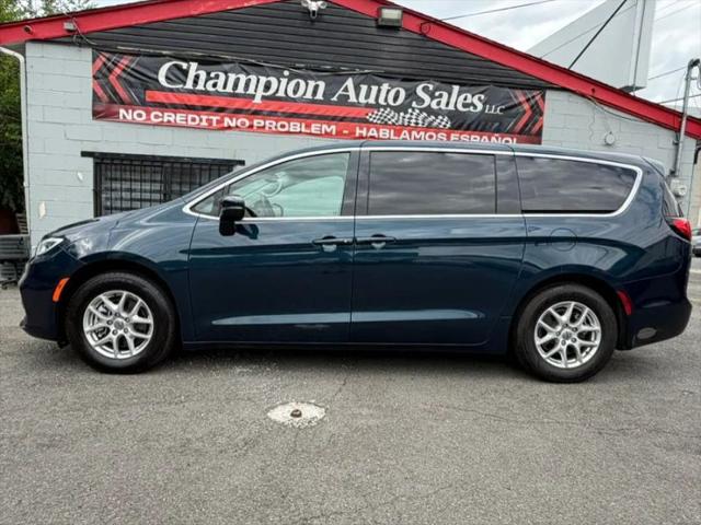 2023 Chrysler Pacifica Touring L