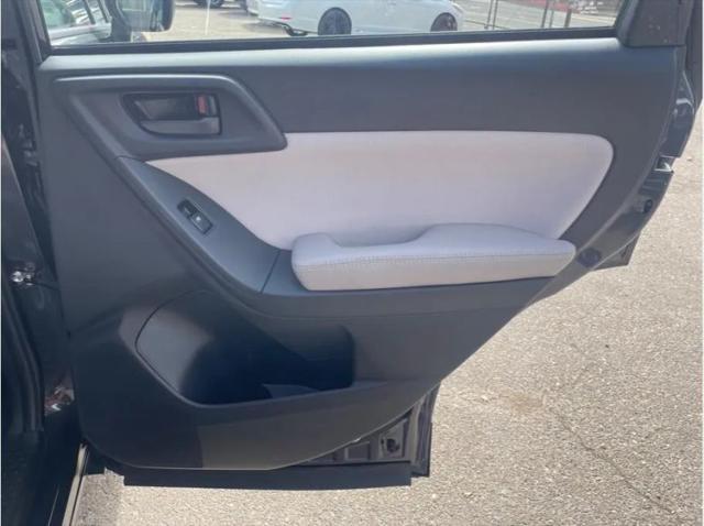 2016 Subaru Forester 2.5i