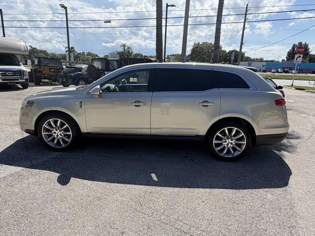 2010 Lincoln MKT Base