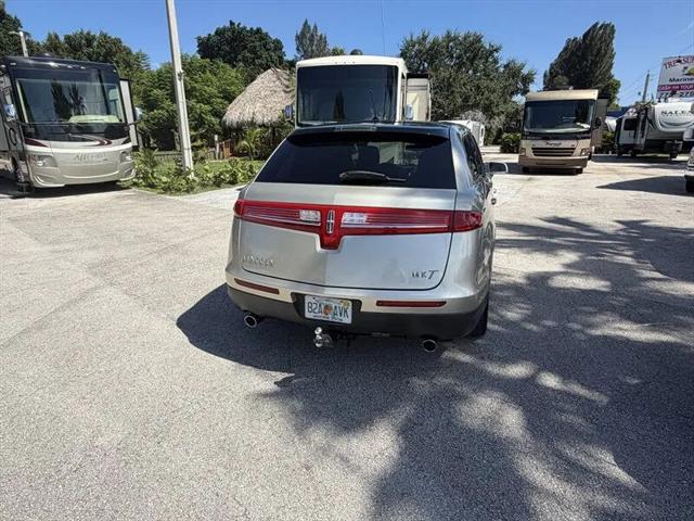 2010 Lincoln MKT Base
