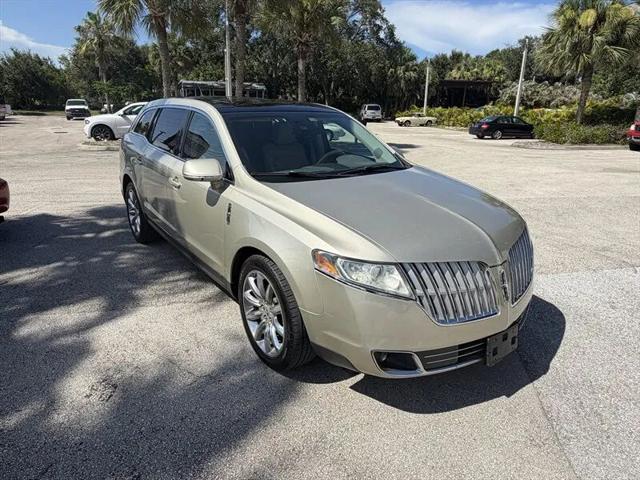 2010 Lincoln MKT Base