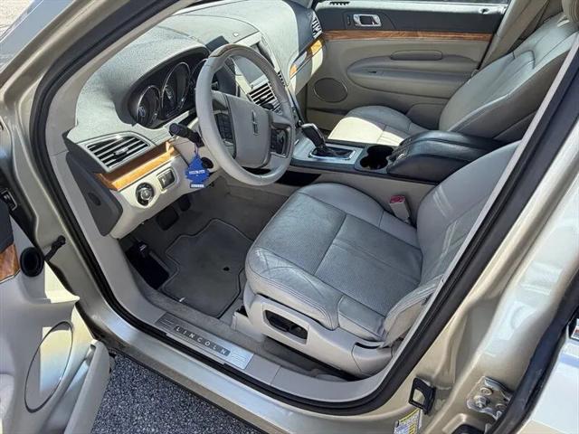 2010 Lincoln MKT Base