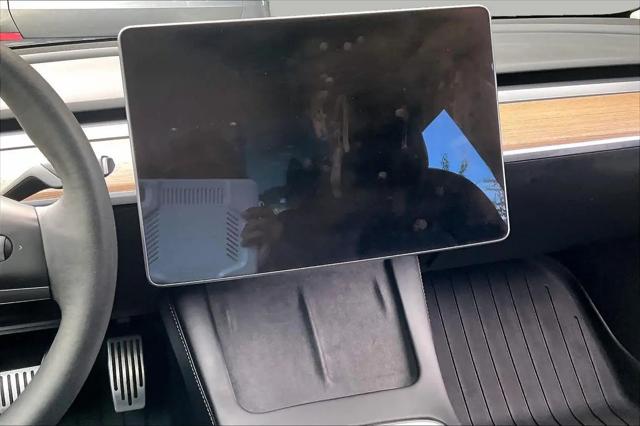 2022 Tesla Model 3 Rear-Wheel Drive
