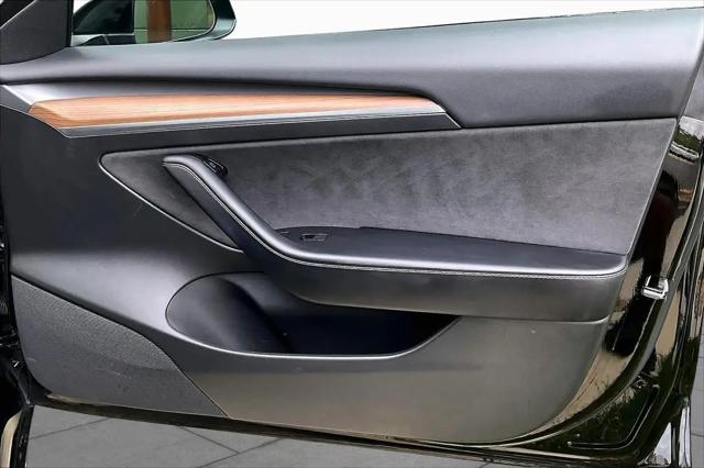 2022 Tesla Model 3 Rear-Wheel Drive