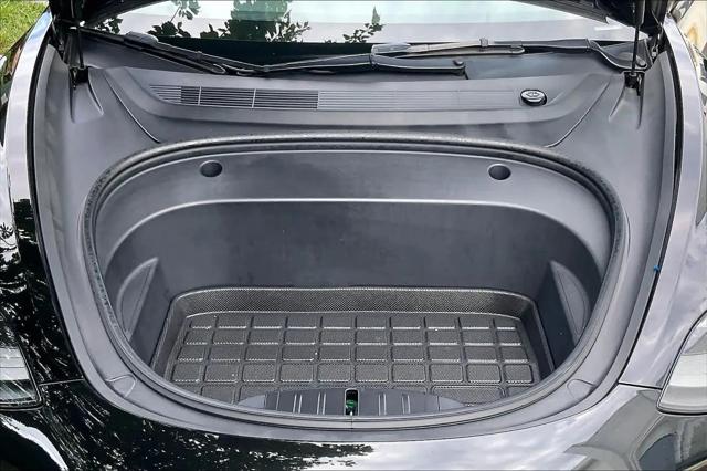 2022 Tesla Model 3 Rear-Wheel Drive