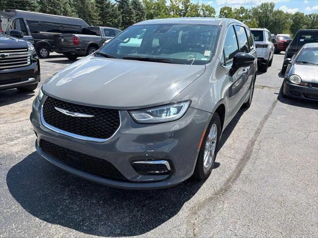 2025 Chrysler Pacifica Select for sale in Greencastle, IN