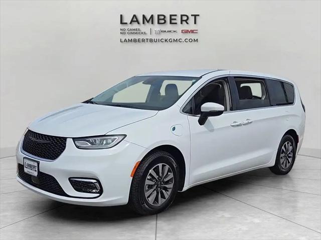 2023 Chrysler Pacifica Hybrid Touring L for sale in Cuyahoga Falls, OH