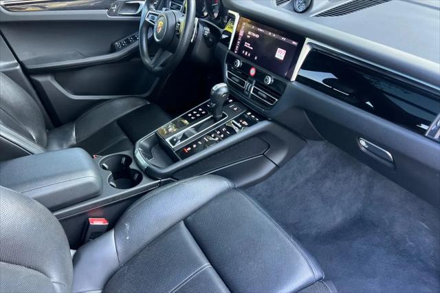 2024 Porsche Macan T