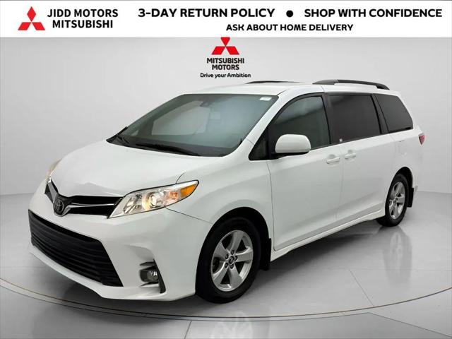 2018 Toyota Sienna LE 8 Passenger for sale in Des Plaines, IL