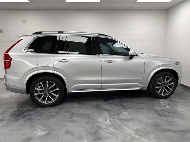 2017 Volvo XC90 T6 Momentum