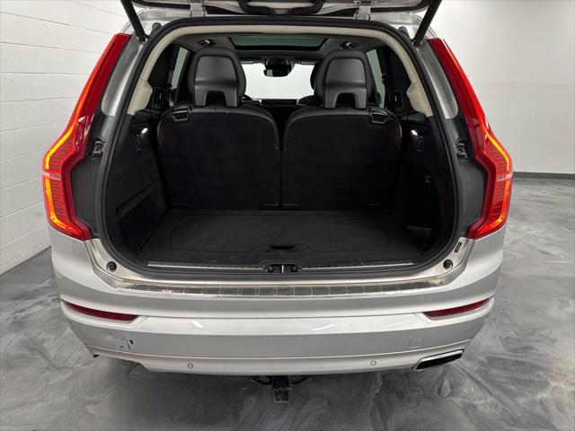 2017 Volvo XC90 T6 Momentum