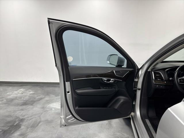 2017 Volvo XC90 T6 Momentum