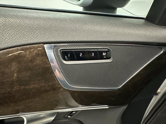 2017 Volvo XC90 T6 Momentum