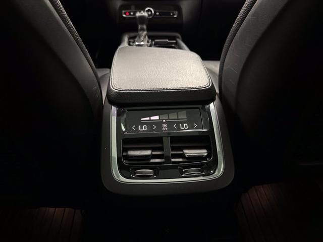 2017 Volvo XC90 T6 Momentum