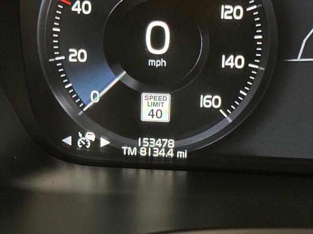 2017 Volvo XC90 T6 Momentum