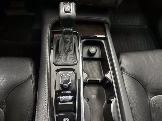 2017 Volvo XC90 T6 Momentum
