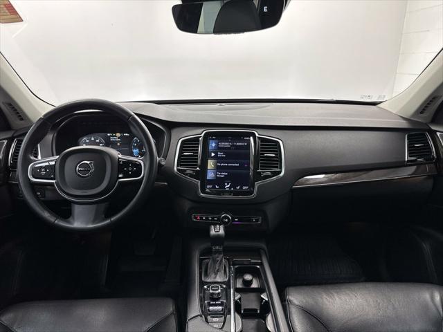 2017 Volvo XC90 T6 Momentum