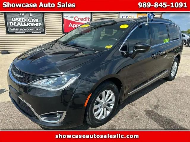 2017 Chrysler Pacifica Touring-L for sale in Chesaning, MI
