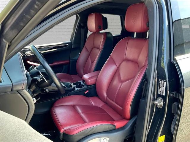 2023 Porsche Macan Macan