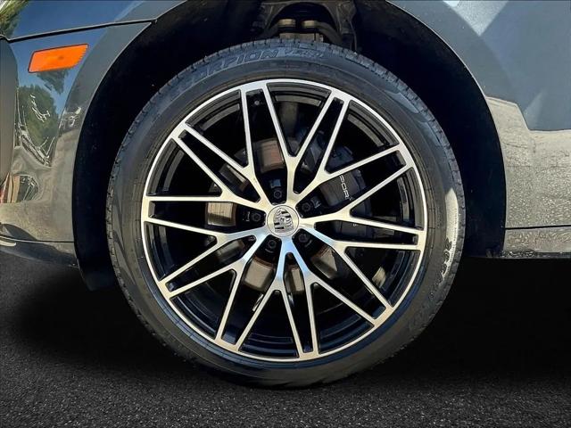 2023 Porsche Macan Macan
