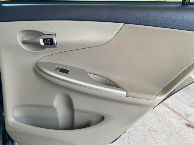 2011 Toyota Corolla LE