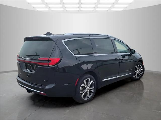 2025 Chrysler Pacifica Pinnacle AWD