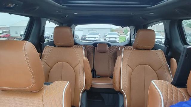 2025 Chrysler Pacifica Pinnacle AWD