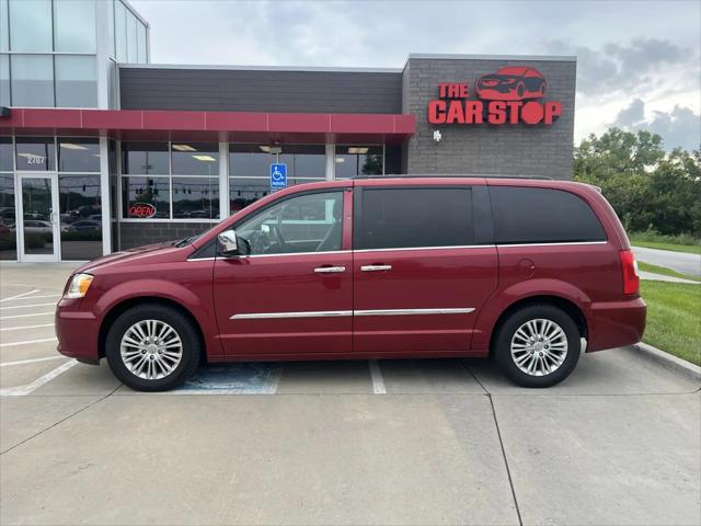 2015 Chrysler Town & Country Touring-L for sale in Omaha, NE
