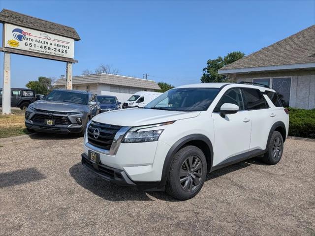 2022 Nissan Pathfinder SV 4WD for sale in Cottage Grove, MN