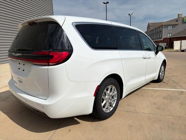 2023 Chrysler Pacifica Touring