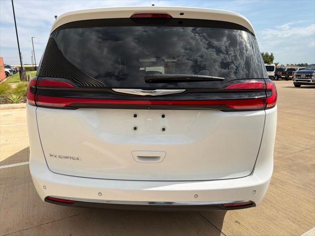 2023 Chrysler Pacifica Touring