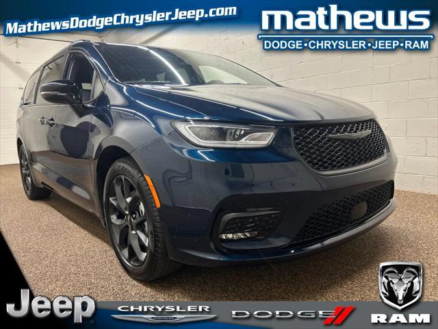 2024 Chrysler Pacifica Touring L for sale near Marion, OH