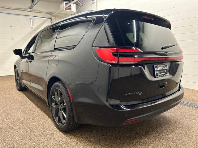 2024 Chrysler Pacifica Limited