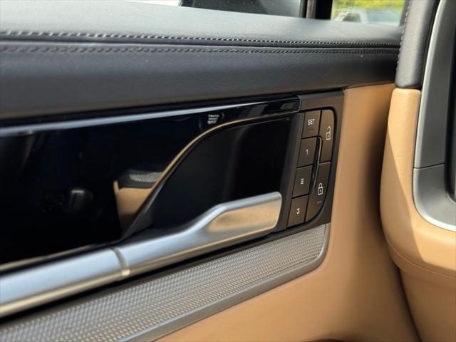 2024 Porsche Cayenne Unknown
