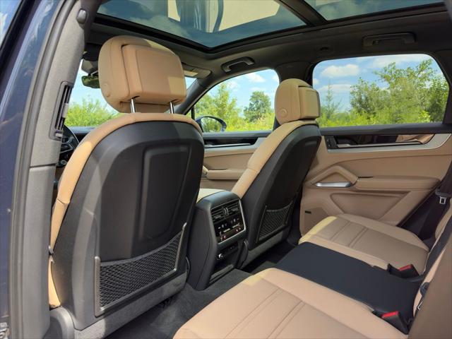 2024 Porsche Cayenne Unknown